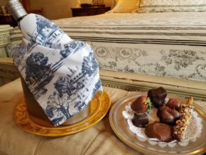 Anniversary Inspirations Package At Boone's Colonial Inn Bed and Breakfast of St Charles Mo